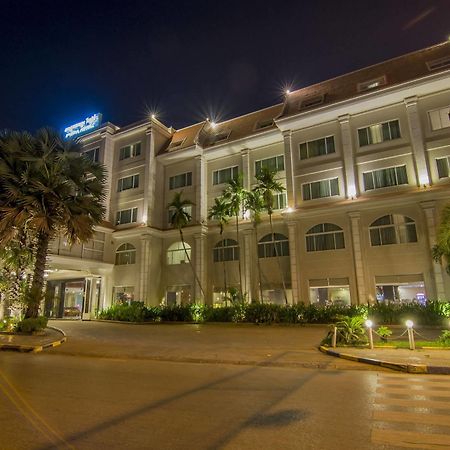 Angkor Riviera Hotel Siem Reap Exteriör bild