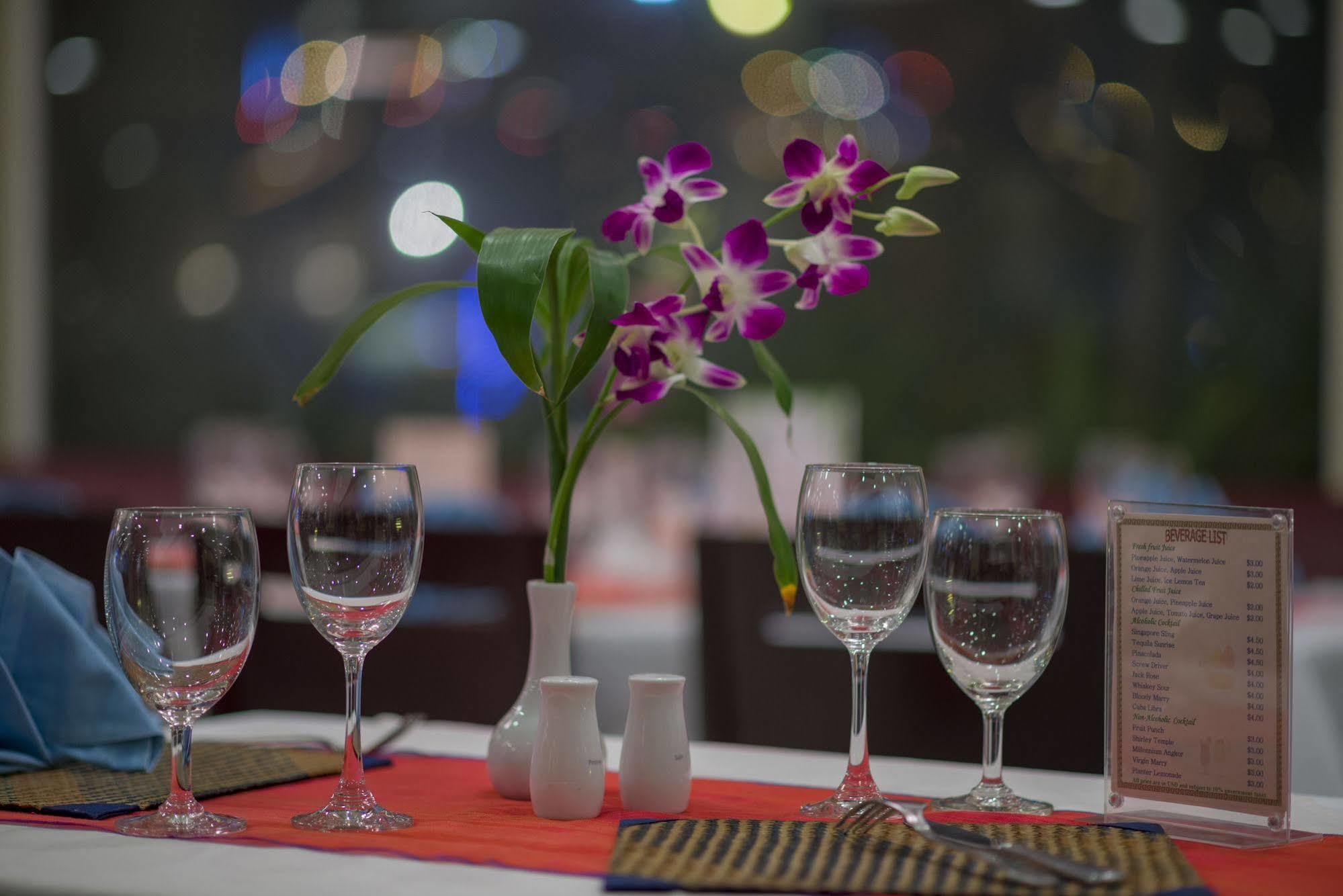 Angkor Riviera Hotel Siem Reap Exteriör bild