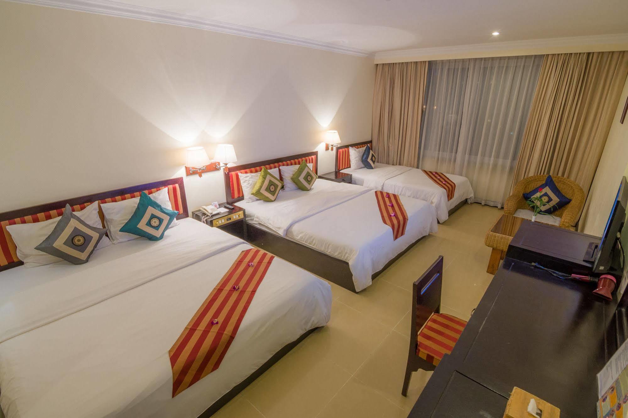Angkor Riviera Hotel Siem Reap Exteriör bild