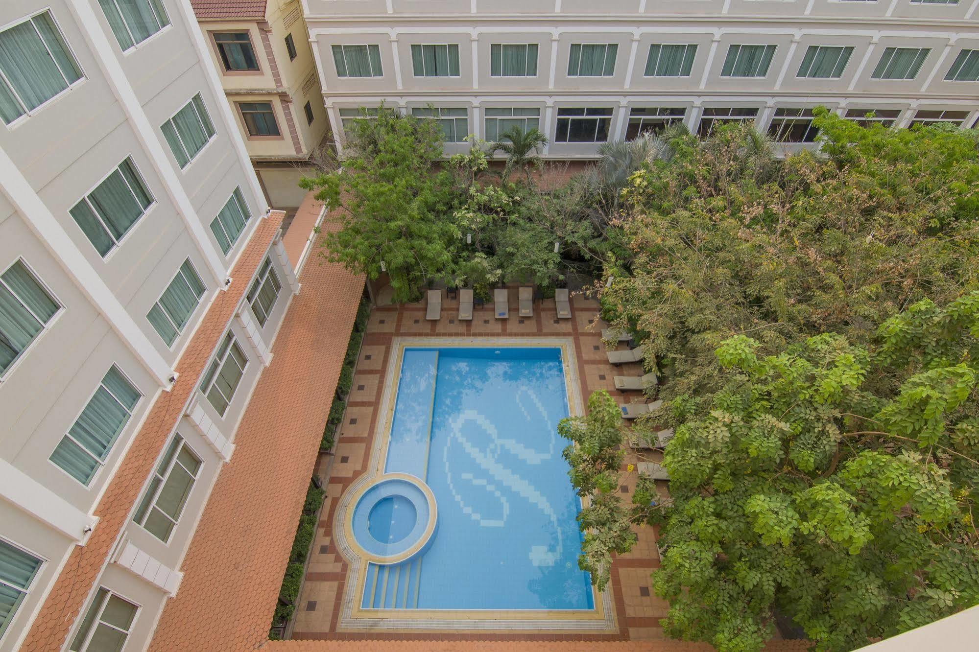 Angkor Riviera Hotel Siem Reap Exteriör bild
